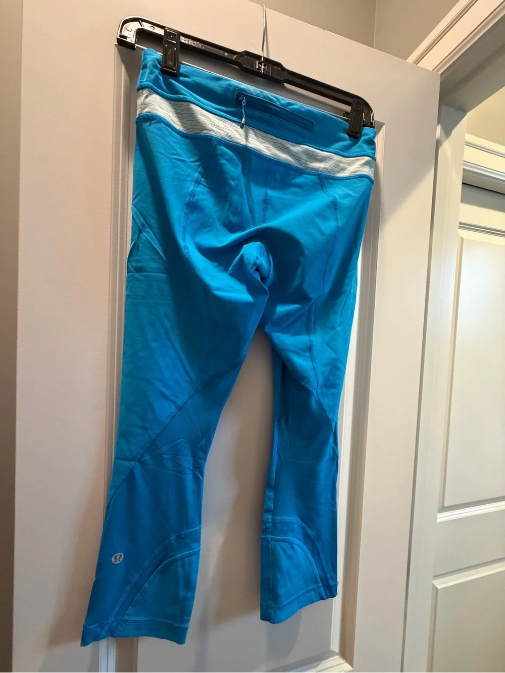 Women’s Bright Blue Lululemon Capri Leggings with Contrast Waistband